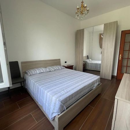 Autumn Apartment วาโด ลีกูเร ภายนอก รูปภาพ